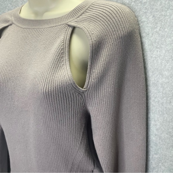 Abercrombie & Fitch Cutwork Ribbed Long Sleeve Stretch Sweater - Picture 2 of 5